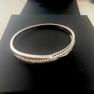 Peoples 0.15 Carat Bracelet, new in box, giftable.
